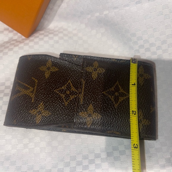 Louis Vuitton Logo Print Case. Satin Dust Bag. - Picture 9 of 9